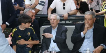 1779223927_aa202605194143154441431542fenerbahcekulububaskanadayiazizyildirimtaraftarlarlabirarayageldijpg-SF8C5.webp