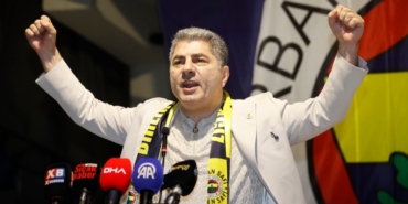 1780417085_aa202605314154295241542948fenerbahcebaskanadayihakansafibodrumdakongreuyelerivetaraftarlarlabulustuj.jpeg