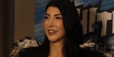 1782425407_hande-yener-1jpg-9NKwxbSboEecQ3R-Dr6sOw.jpg