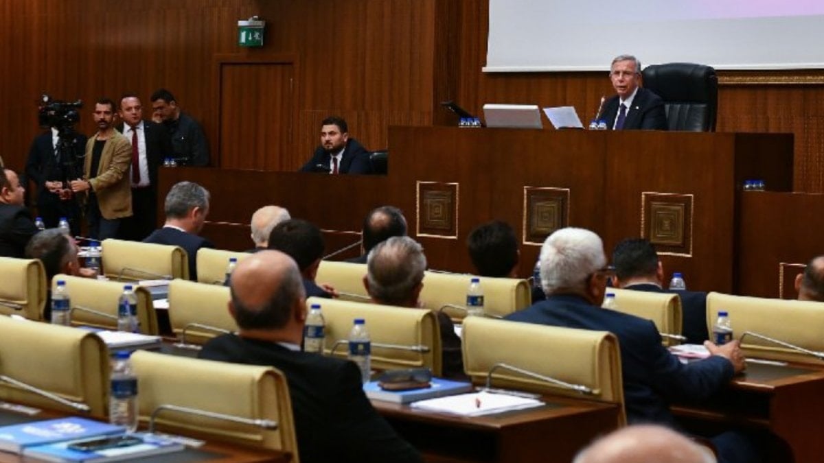altili-masa-krizi-ankara-buyuksehire-sicradi-istifa-ettiler-wL59TkFH.jpg