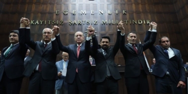 8i-ayni-partiden-7-ilden-13-belediye-baskani-akpye-katildi-nmdTjtiN.jpg