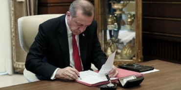 erdogan-imzaladi-saray-burokrati-bakanliga-atandi-UGQw9RP6.jpg