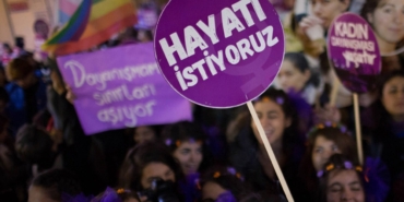 eski-esini-7-yerinden-bicakladi-medya-baskisiyla-tutuklandim-dedi-cm5sLf3y.jpg