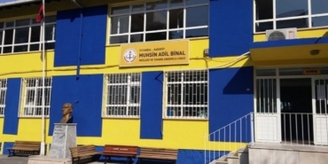 ogrenciler-magdur-okul-once-depremsellik-nedeniyle-yikildi-sonra-otopark-yapildi-RRxvz9sA.jpg
