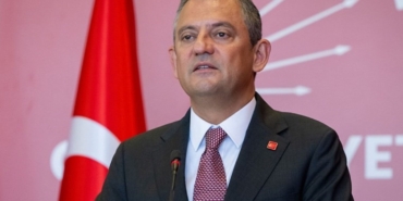 ozgur-ozelden-bakan-tekine-zoruna-gidiyorsa-listeyi-ver-okullara-karanlikta-gelelim-8VHsZwiM.jpg