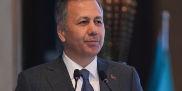 turkiyedeki-vahset-gununde-bakan-yerlikayanin-teknofest-paylasimina-tepki-yagdi-millet-birbirini-kesiyor-siz-festival-y9luylJu.jpg