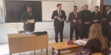 ulku-ocaklari-okul-okul-geziyor-liseyi-ziyaret-edip-kitap-dagittilar-ZY5feqYb.jpg