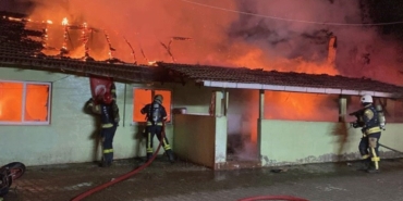 annesi-icerideyken-evi-yakmisti-72-yasindaki-annesinin-iliskisi-oldugunu-dusunmus-6ccgivAQ.jpg