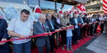 burger-king-acilisina-katilan-akplilere-kotu-haber-JrsK3fcR.jpg