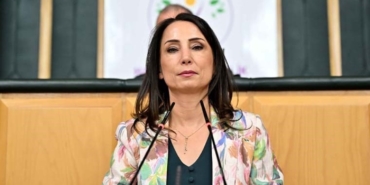 dem-partiden-tulay-hatimogullarina-yonelik-irkci-ve-cinsiyetci-saldirilara-kinama-XxcCnbFe.jpg