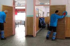 egitim-is-genel-sekreteri-seher-ergin-okullarda-temizlik-sorunu-devam-ediyor-birkac-okula-sembolik-temizlik-PZber5Ny.jpg