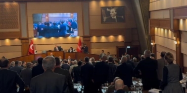 ibb-meclisinde-lgbt-kavgasi-oturuma-ara-verildi-alcNOZlr.jpg
