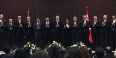 kulis-en-az-4-bakan-gidici-akpde-vitrin-savasi-fKD5PXx1.jpg