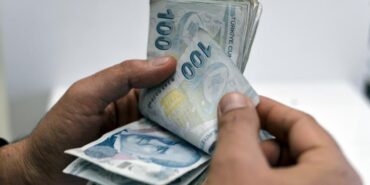 nakit-parasi-olan-faiz-icin-bankalara-kosuyor-bankalarin-hosgeldin-faizleri-uctu-IKBe3jii.jpg