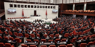 suca-bulasan-genclerle-ilgili-oneri-akp-ve-mhp-oylariyla-reddedildi-q87ewsC6.jpg