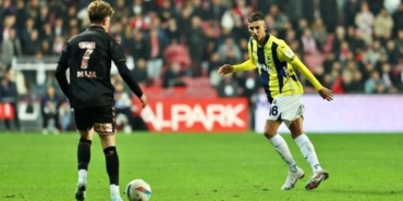 4-gollu-nefes-kesen-mucadele-fenerbahce-samsunda-agir-yarali-samsunspor-2-2-fenerbahce-lD9GLm9c.jpg