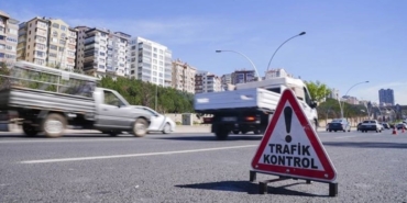 ankarada-bazi-yollar-trafige-kapatildi-tVttGAIM.jpg