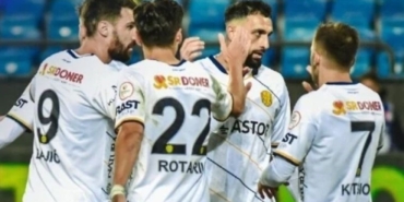 ankaragucu-yeni-malatyasporu-3-golle-gecti-uRfplqeu.jpg