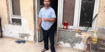 bedensel-engelli-yurttastan-kuzenim-elimi-kolumu-baglayip-260-bin-tl-kredi-cekti-iddiasi-jQyLOM7Z.jpg
