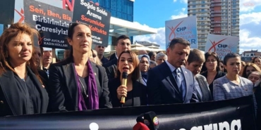 chp-yenidogan-skandalinda-adi-gecen-hastanenin-onunde-saglik-bakanini-atayan-tek-adamin-istifa-etmesi-PEDpfDYZ.jpg
