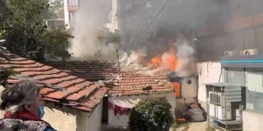 eyupsultanda-cakmakla-oynayan-kucuk-cocuk-evi-yakti-DQE1dWql.jpg
