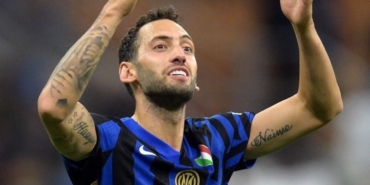 hakan-calhanoglu-sakatlandi-inter-romayi-tek-golle-yikti-i7iZe1sR.jpg