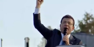 imamoglu-yumrugunu-kaldirip-iktidara-rest-cekti-sizinle-ugrasacagim-ymh9TkAZ.jpg
