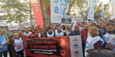 k-r-hirsiyla-bebekleri-olduren-yenidogan-cetesi-protesto-edildi-kapatilani-kamulastir-CtmkR8Xr.jpg