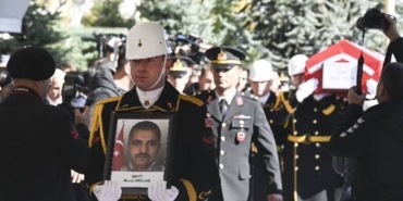 tusas-saldirisinda-sehit-olmustu-taksi-soforu-murat-arslan-topraga-verildi-YjUvCg3t.jpg