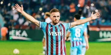 viscadan-hayat-opucugu-trabzonspor-3-puani-son-dakikada-aldi-trabzonspor-1-0-basaksehir-73OSgZHO.jpg