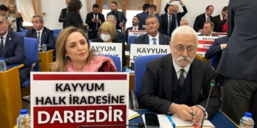 butce-gorusmeleri-kayyum-protestosuyla-basladi-88FBfwMM.jpg