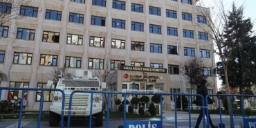 dilinin-altinda-ne-var-yandas-yazarin-iddiasi-her-sabah-kayyum-haberiyle-uyanabiliriz-yL5JWRVQ.jpg