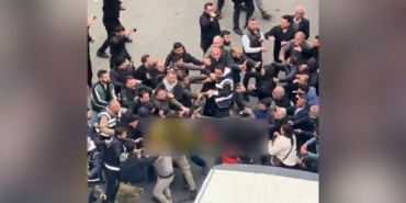 kayyum-atanan-batman-sokaklarinda-meydan-kavgasi-kim-bu-siviller-93iw4Xgq.jpg