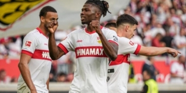 kirmizi-kartlarin-damga-vurdugu-macta-stuttgart-galip-YksH1GAq.jpg