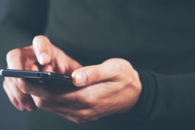 samsungdan-tartisma-yaratacak-yeni-karar-sevilen-uygulama-artik-eski-tip-telefonlarda-calismayacak-Ztpm6ZXD.jpg