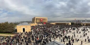 10-kasimda-anitkabiri-kac-kisi-ziyaret-etti-8cWjlTOt.jpg