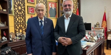 bahceli-ile-gorusen-mehmet-metiner-bahcelinin-uzattigi-el-isirildi-mhp-liderinin-iki-kirmizi-cizgisi-5de77cJH.jpg
