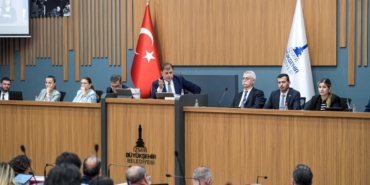 cemil-tugayin-sorusuna-mhpli-isimden-yanit-ocalan-mecliste-konusabilir-PhFAKkSf.jpg