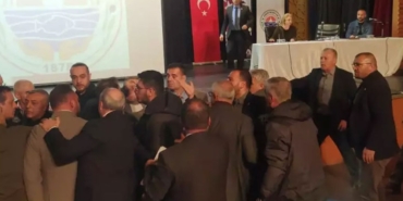 chpli-uyeler-akp-mhp-pankartinin-arkasinda-durmadi-belediye-meclisinde-tartisma-cikti-jmYXCO6R.jpg