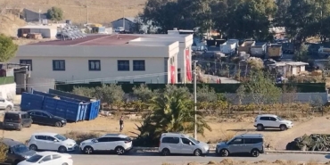 chpli-zeybek-izmirdeki-kacak-yurdun-onunden-seslendi-lWn1Ide6.jpg