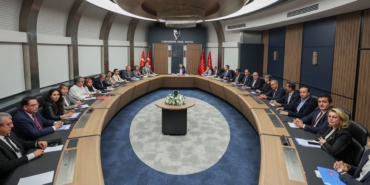 kurultay-tartismalarinin-alevlendigi-chpde-kurmaylar-konustu-birinci-gundem-maddemiz-UxZfCNsY.jpg