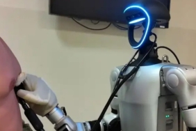 doktor-robot1jpg-PqFXbNA0BEaPjujmdZf4FQ.jpg